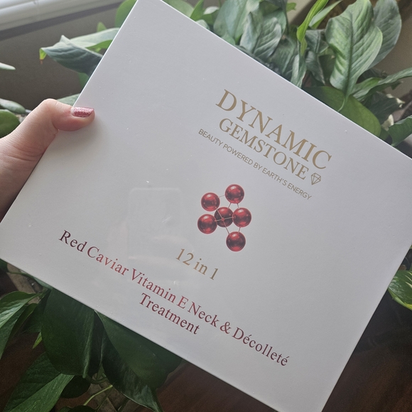 Dynamic Gemstone Red Caviar Treatment